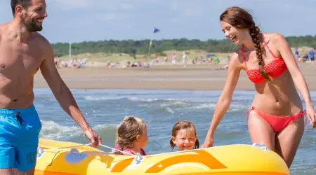 Famille à la plage